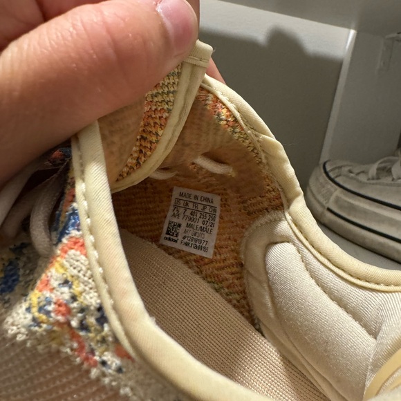 Yeezy boost Oat men’s 7.5 - Picture 4 of 6